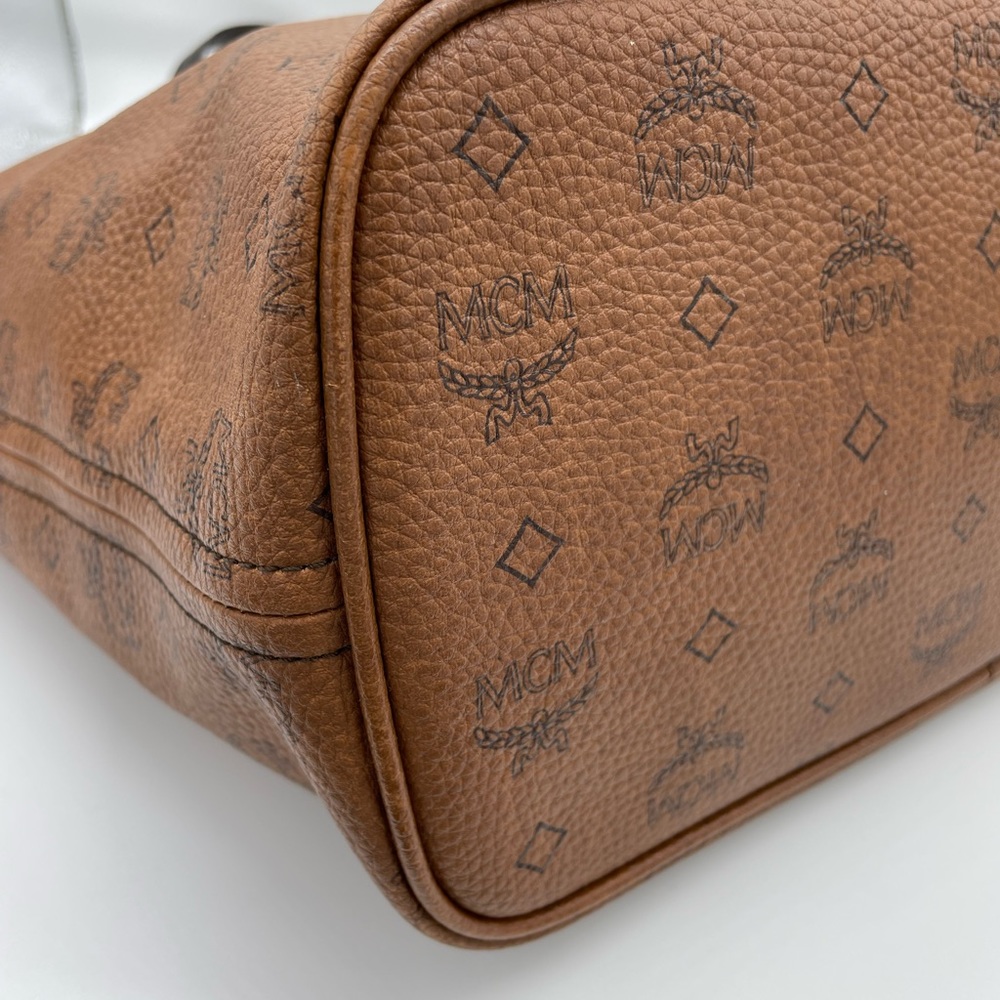 MCM
Visetos Dog Bone
Shopper Tote Brown - Picture 8 of 17